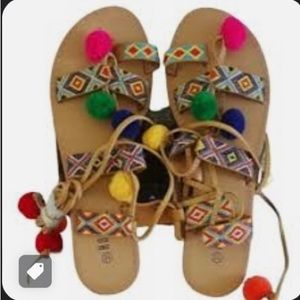 COLORFUL POM POM SANDALS